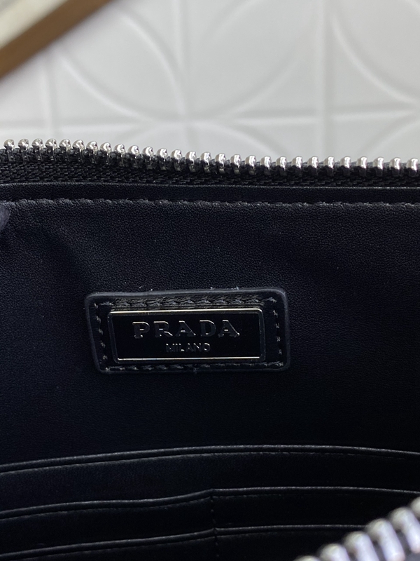 プラダ財布コピー全体デザイン